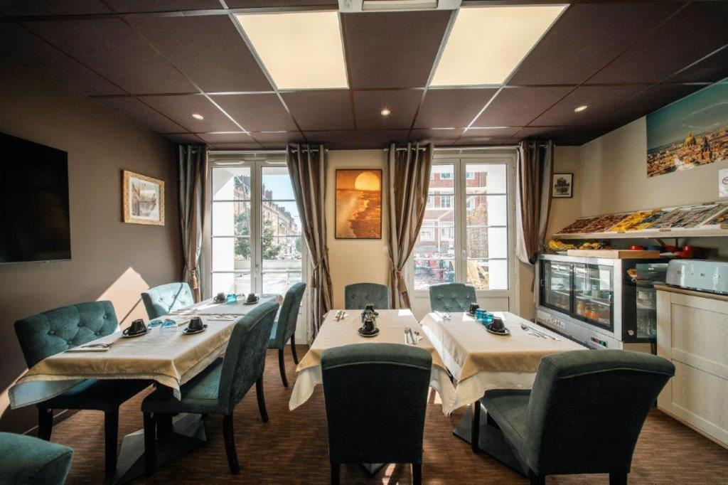 Brit Hotel Privilege Lisieux - La Villa Des Arts Ngoại thất bức ảnh