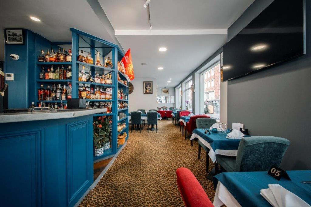 Brit Hotel Privilege Lisieux - La Villa Des Arts Ngoại thất bức ảnh
