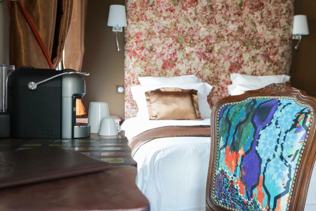 Brit Hotel Privilege Lisieux - La Villa Des Arts Ngoại thất bức ảnh