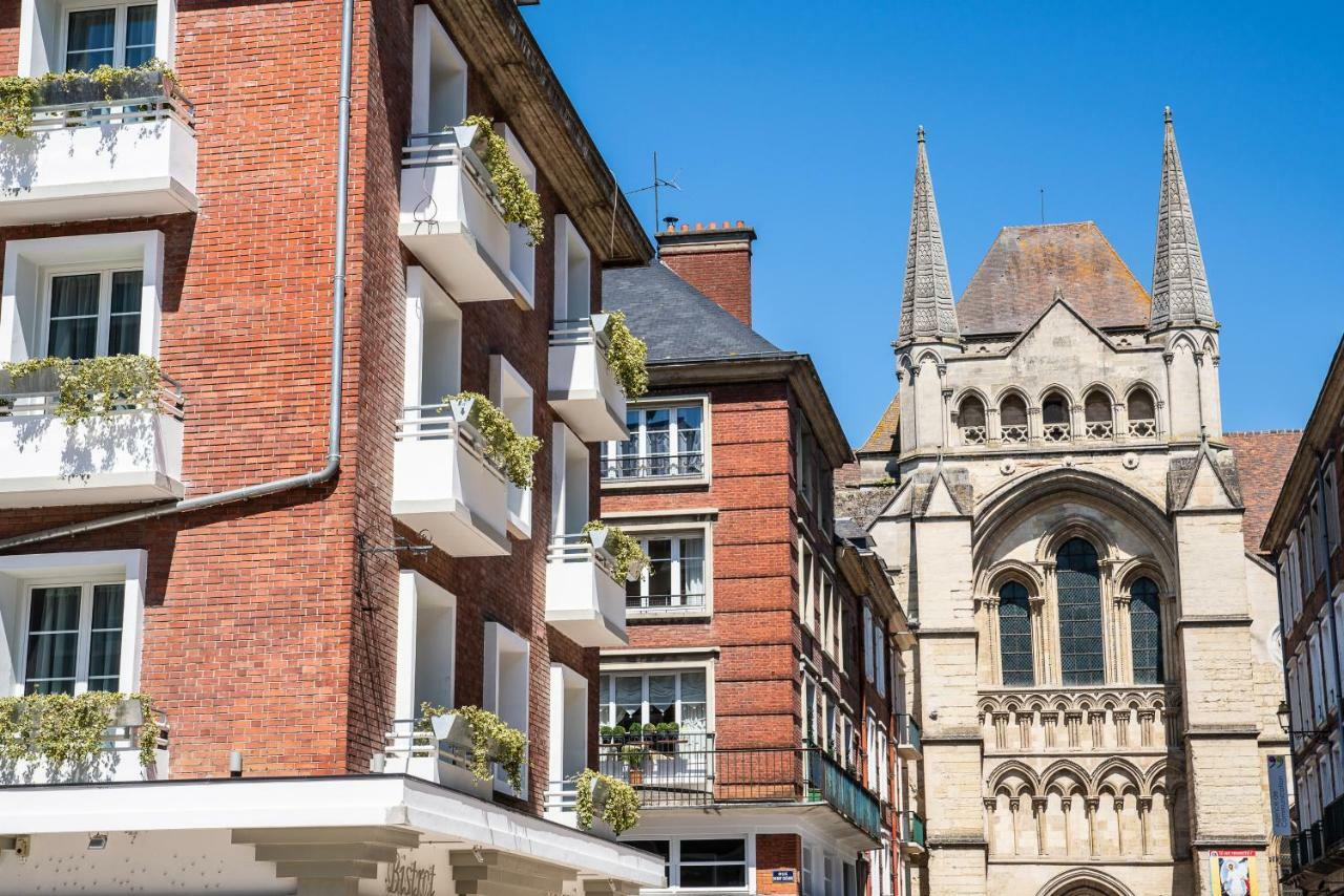 Brit Hotel Privilege Lisieux - La Villa Des Arts Ngoại thất bức ảnh
