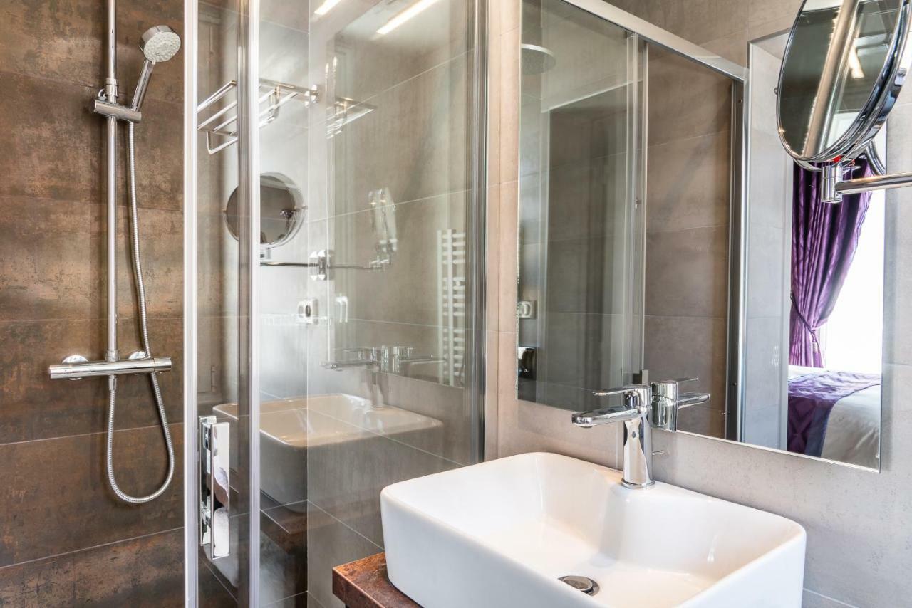 Brit Hotel Privilege Lisieux - La Villa Des Arts Ngoại thất bức ảnh